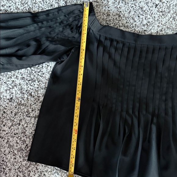 Tibi Black Pleated Off-the-Shoulder Silk Top with bell sleeves Sz 8 - Picture 8 of 9